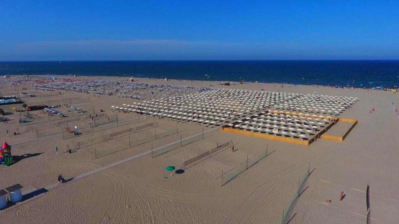 Buona Mobile Homes On Camping Mare E Pineta Lido di Spina Luaran gambar