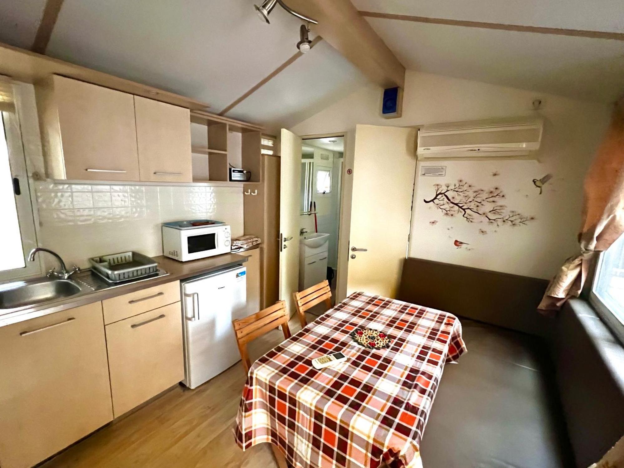 Buona Mobile Homes On Camping Mare E Pineta Lido di Spina Luaran gambar